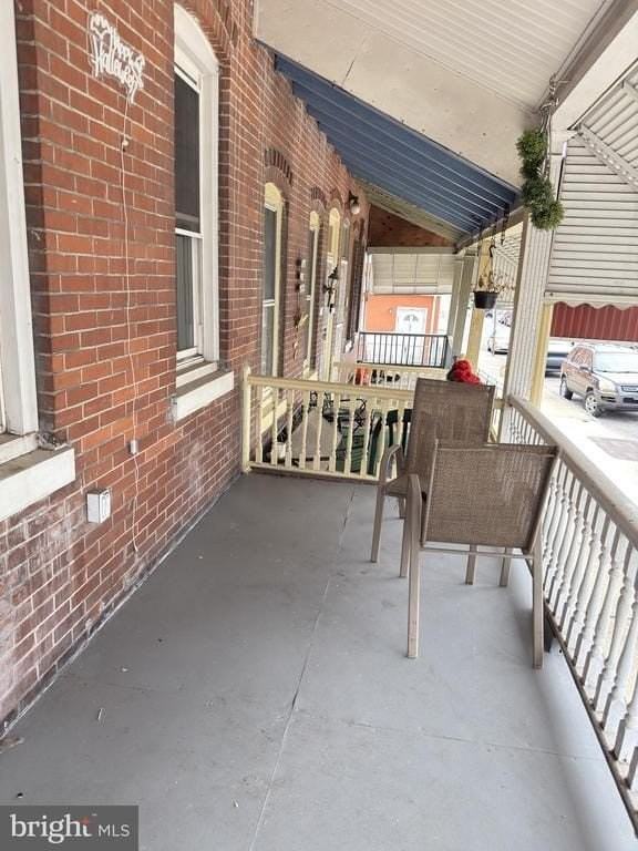 249 E Oak St - Photo 2 of 17