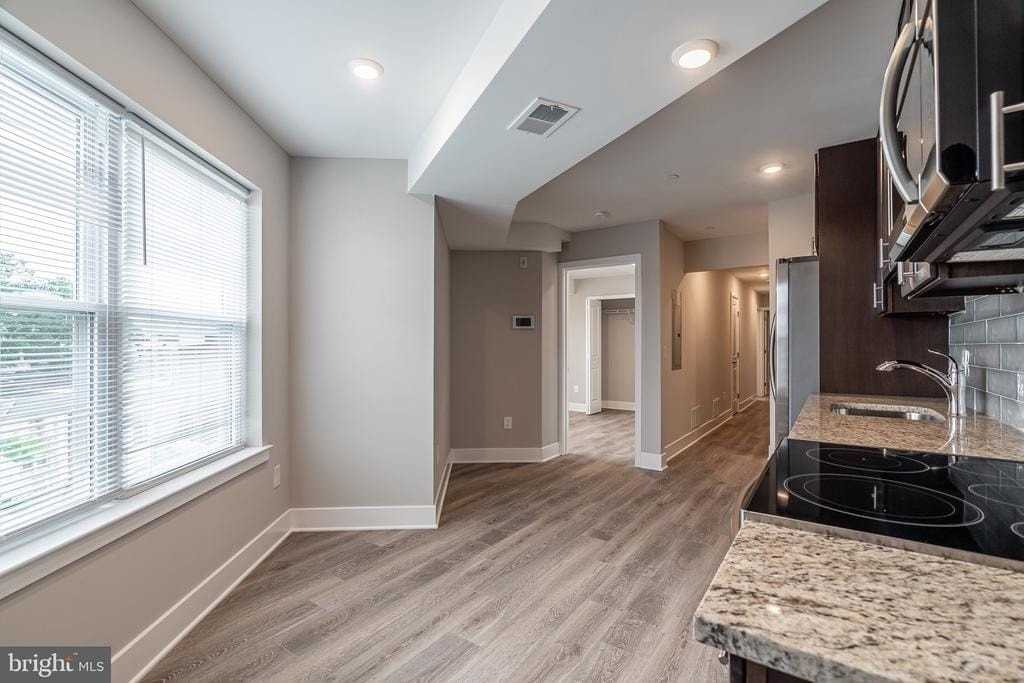 421 N 39th St #C - Photo 5 of 36