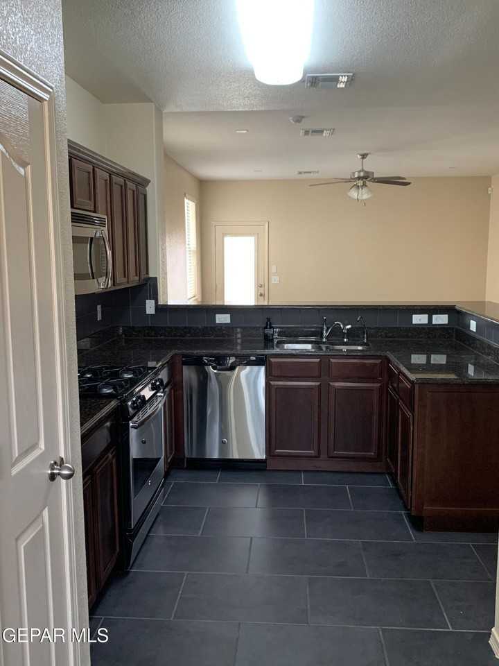 14692 Oldenberg Ct - Photo 4 of 14