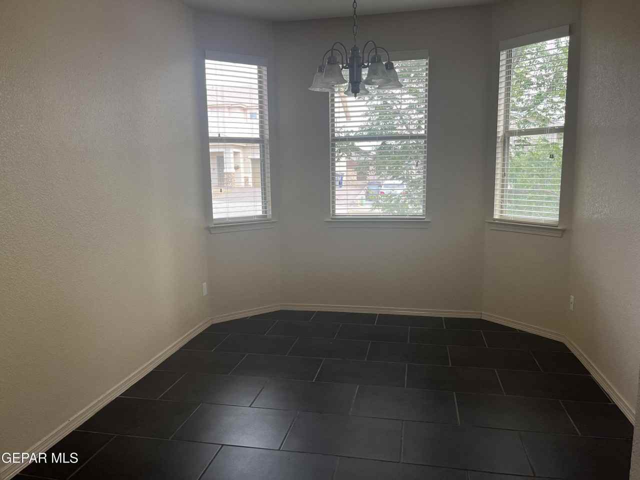 14692 Oldenberg Ct - Photo 5 of 14