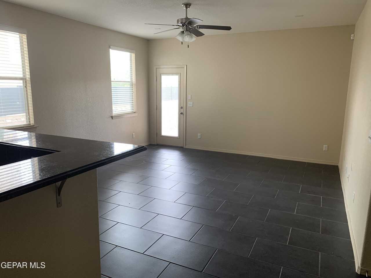 14692 Oldenberg Ct - Photo 7 of 14