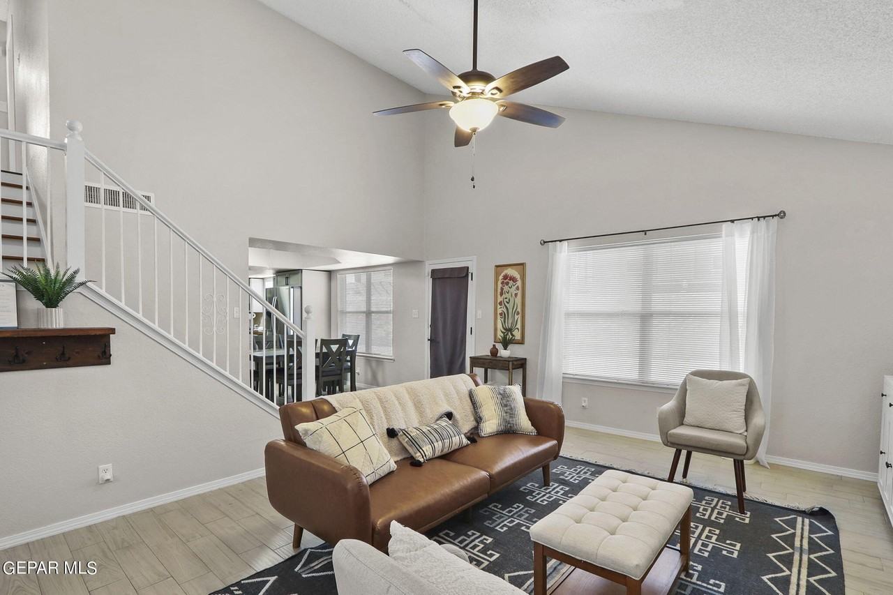 5059 Crystal Sands Ct - Photo 6 of 39