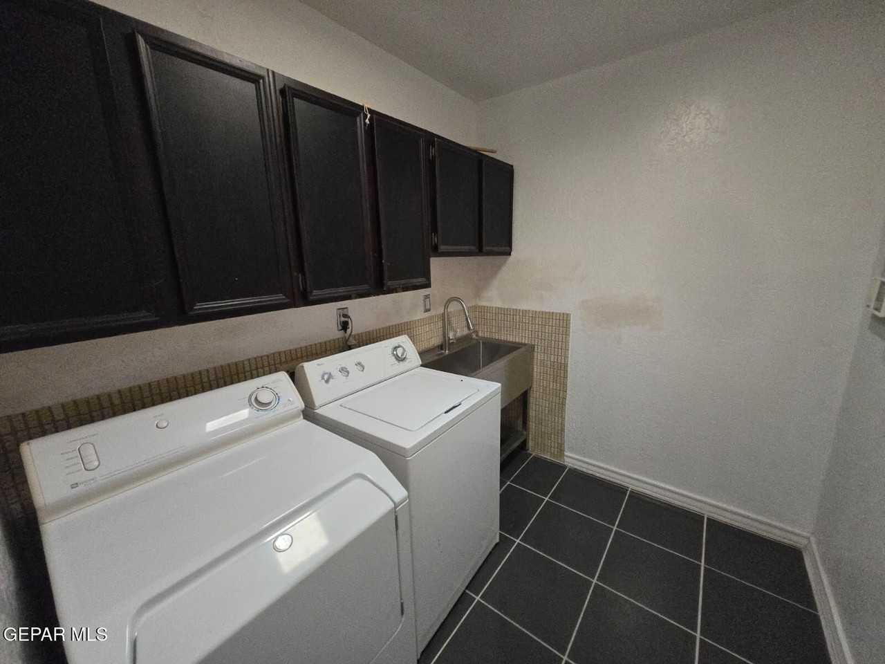 4759 Excalibur Dr - Photo 6 of 18