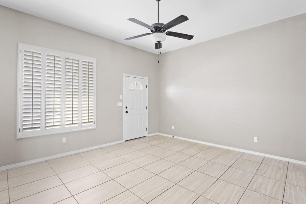 13673 Mill Hill Ct - Photo 3 of 39