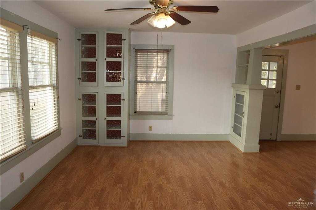 311 W 8th St - Photo 3 of 15