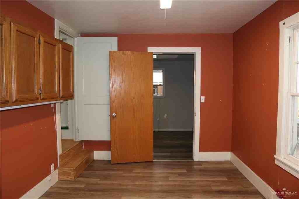 311 W 8th St - Photo 7 of 15