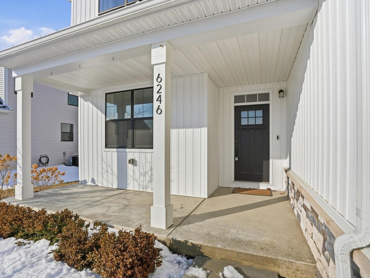 6246 Hawthorne Ave - Photo 6 of 44