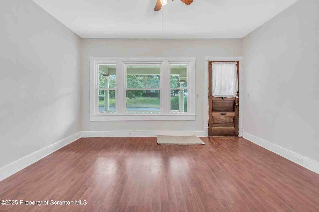 1703 Monsey Ave - Photo 4 of 21