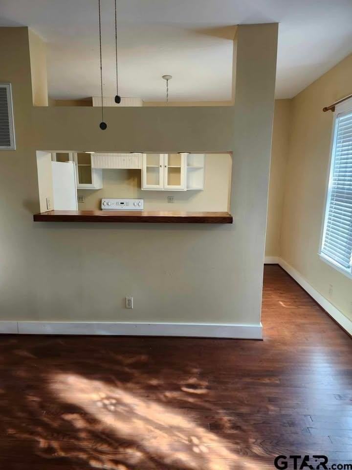 637 S Chilton Ave Apt C - Photo 6 of 12