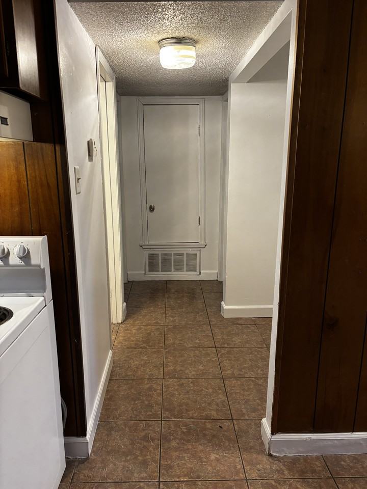 915 N Harmony - 14 #14 - Photo 5 of 13