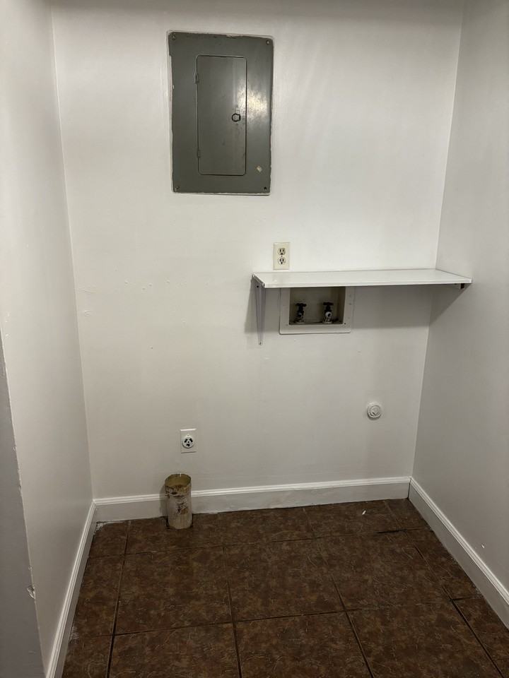 915 N Harmony - 14 #14 - Photo 7 of 13