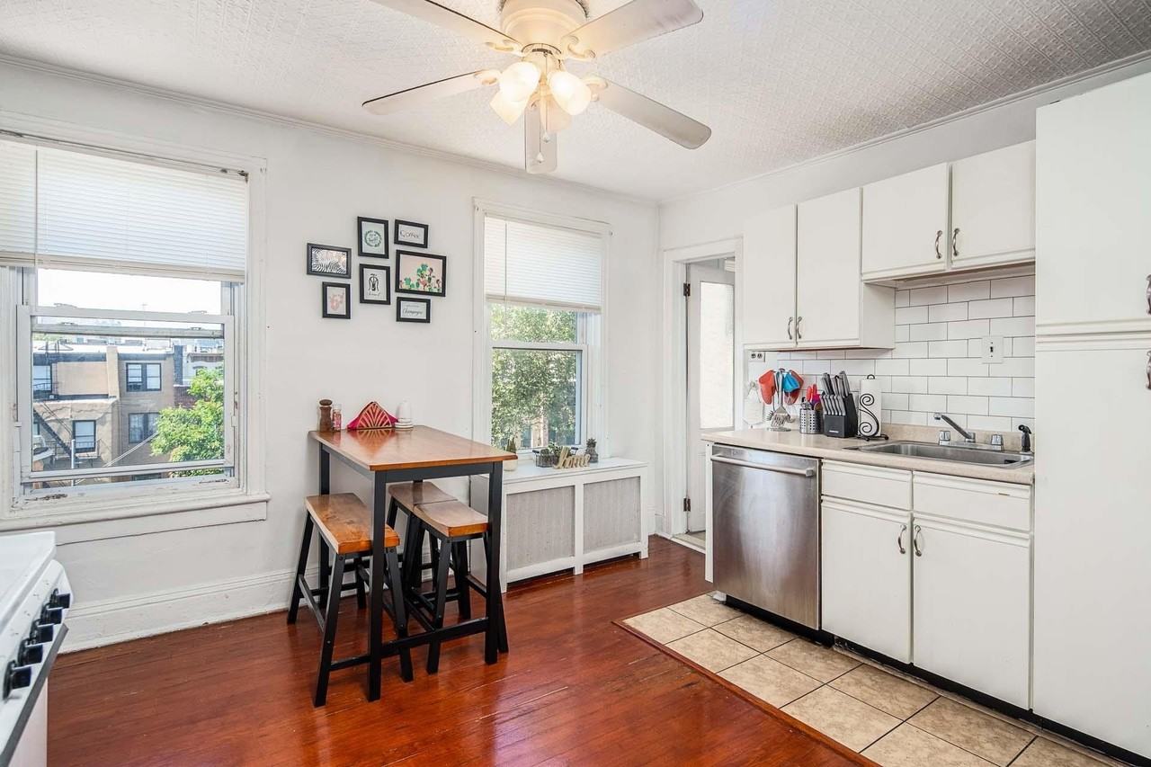 710 Bloomfield St #3 - Photo 2 of 13