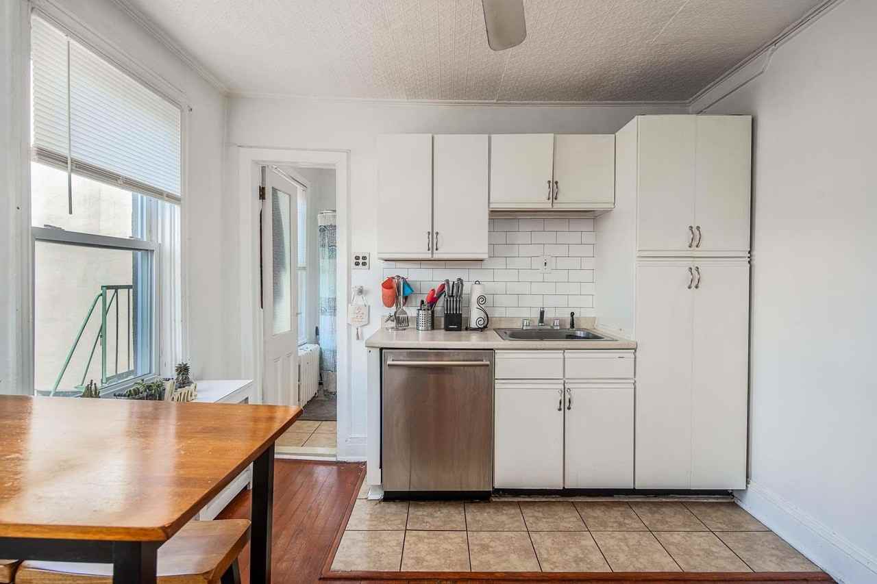 710 Bloomfield St #3 - Photo 3 of 13