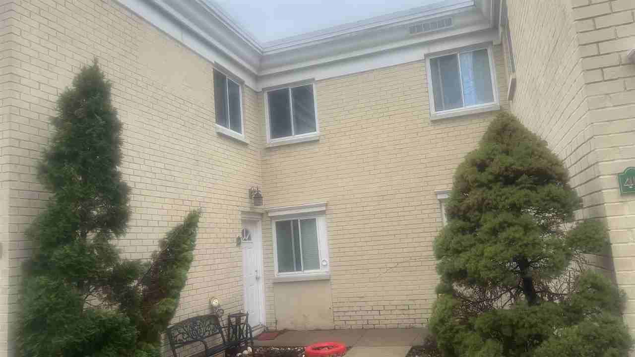 7 Lake Ave #3A - Photo 2 of 21