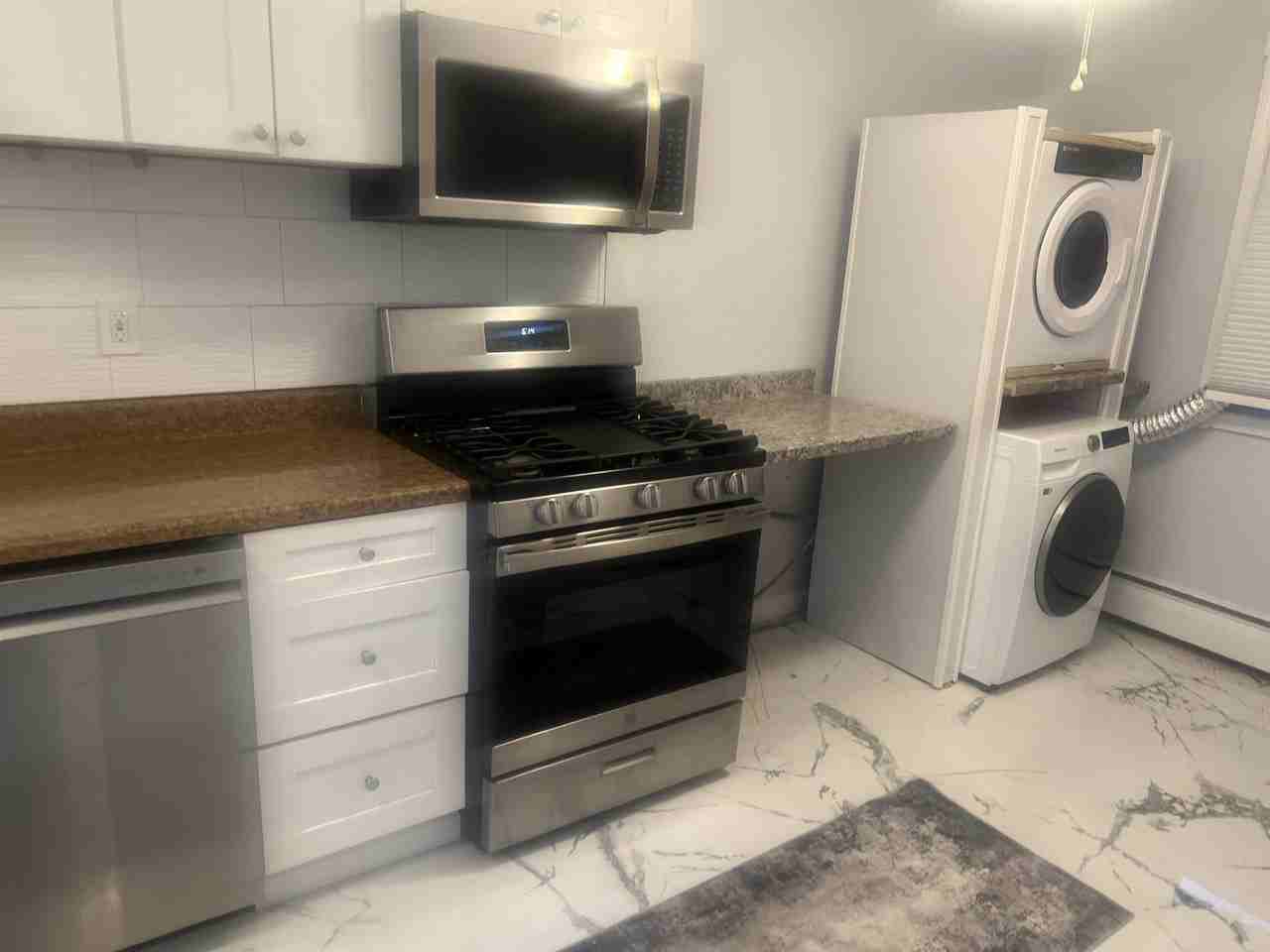 7 Lake Ave #3A - Photo 3 of 21