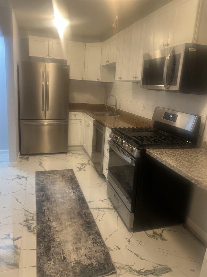 7 Lake Ave #3A - Photo 5 of 21