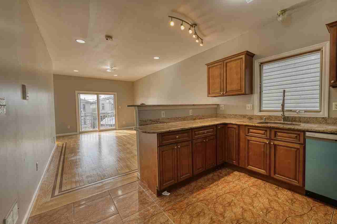 392 Liberty Ave #2 - Photo 3 of 18