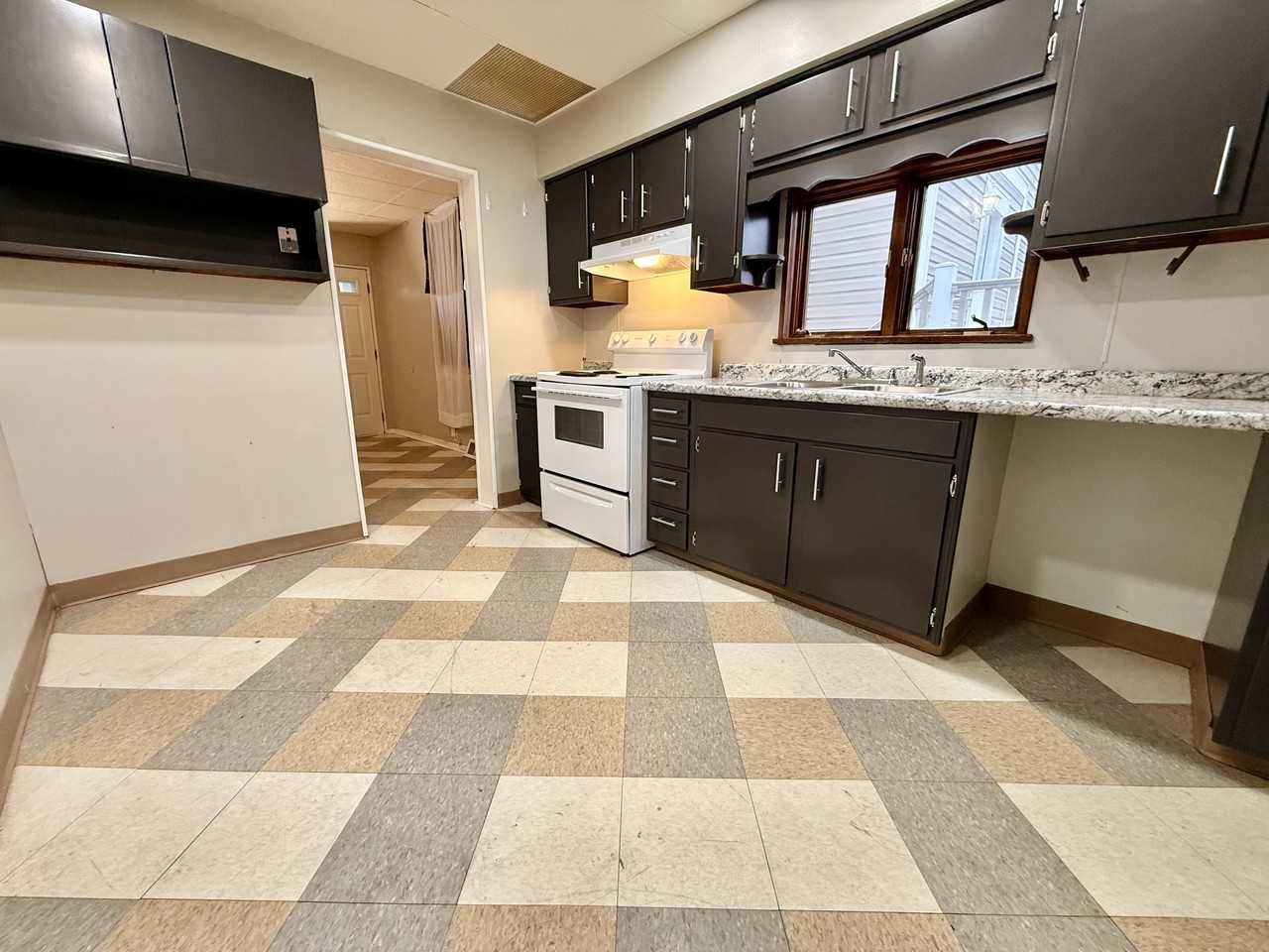 1124 4th Ave #1 - Photo 2 of 17