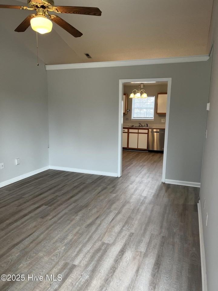 4128 Bridge Ct Unit B - Photo 4 of 30