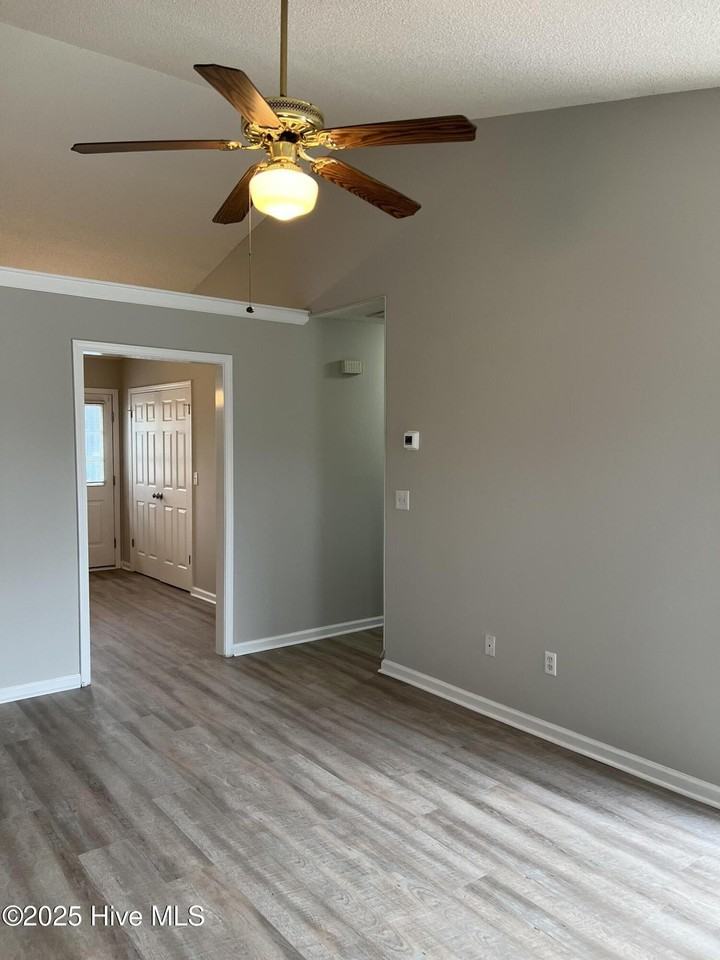 4128 Bridge Ct Unit B - Photo 7 of 30