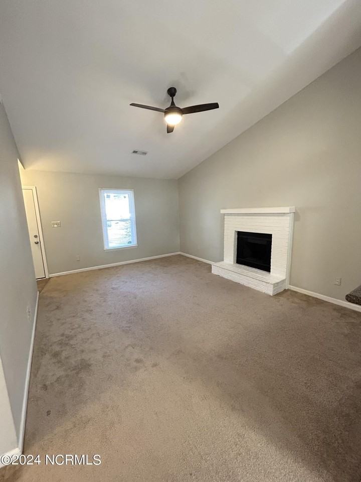 158 Corey Cir - Photo 2 of 10