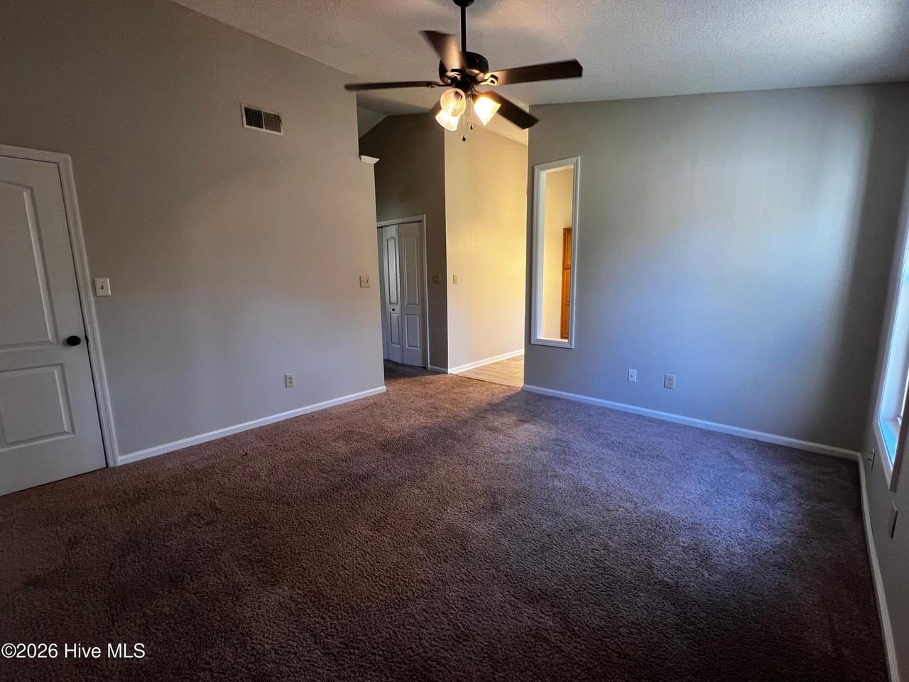 708 Pinewood Dr - Photo 3 of 9