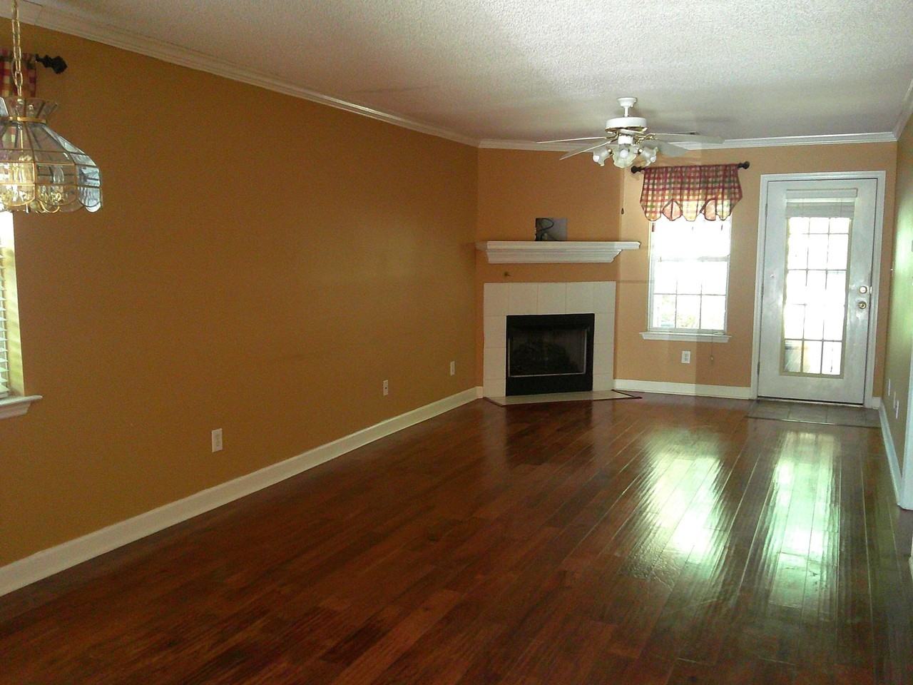 4699 Brookwood Ln - Photo 3 of 9