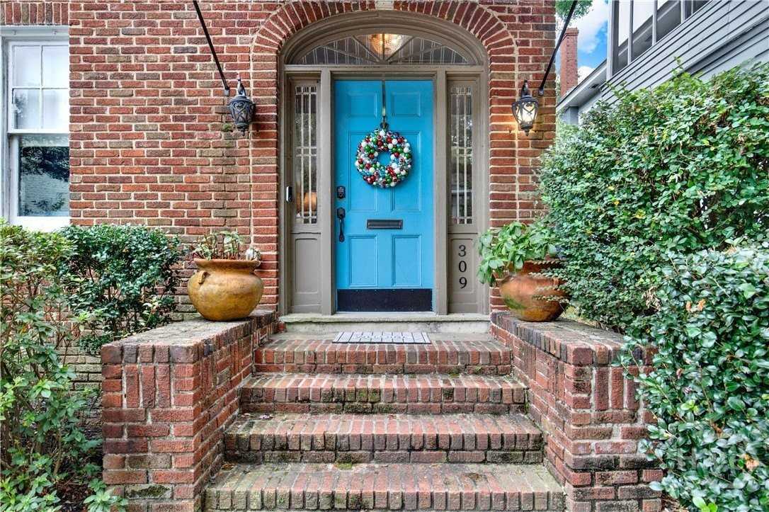 309 E 34th St Unit 2 - Photo 2 of 38