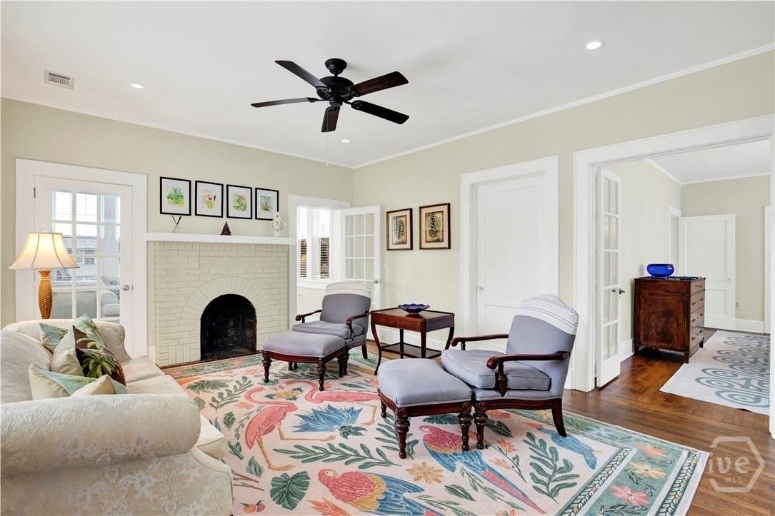 309 E 34th St Unit 2 - Photo 5 of 38