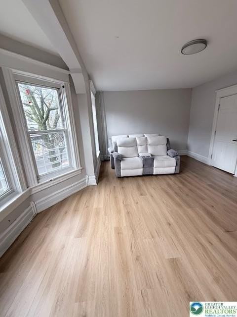 944 W Walnut St - Photo 4 of 33