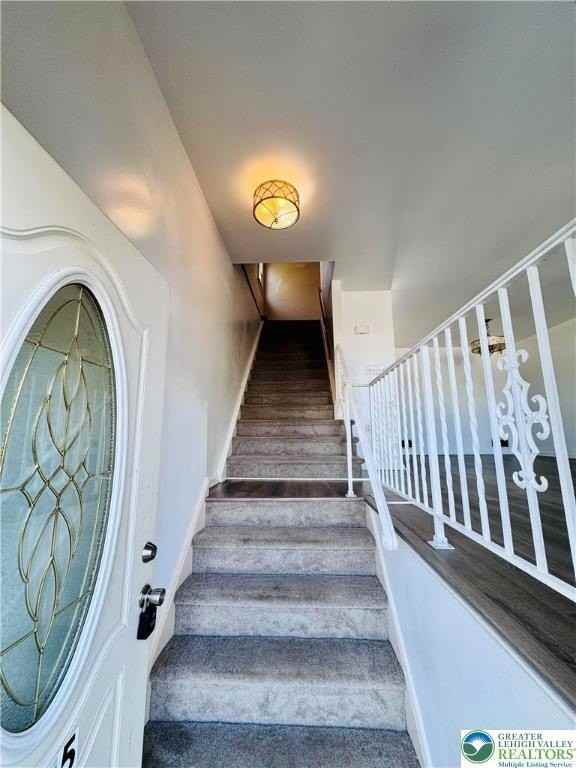 235 Vista Dr - Photo 3 of 30