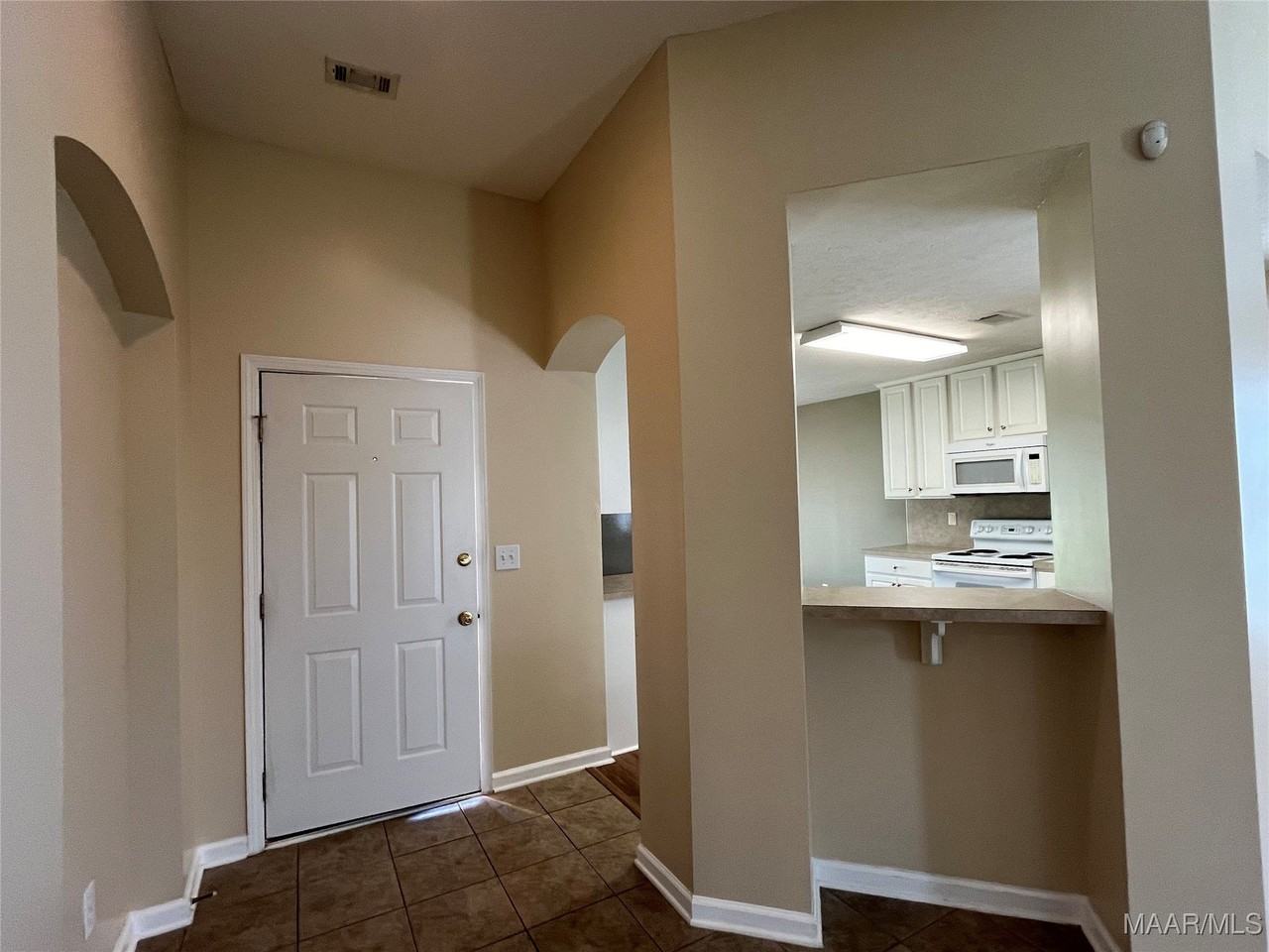 8901 Ashland Park Pl - Photo 6 of 39