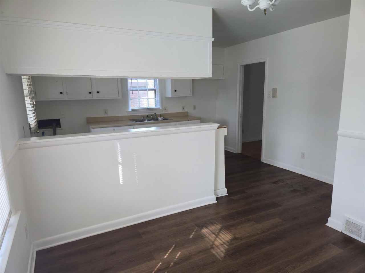 1517 Delmont Rd - Photo 5 of 9