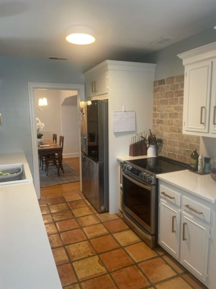 234 S Greer St - Photo 5 of 18