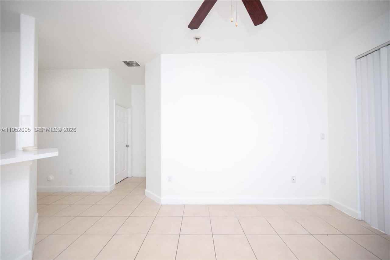 2532 Se 15th Ct - Photo 5 of 8