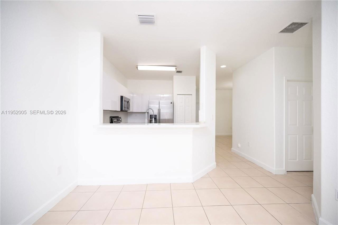 2532 Se 15th Ct - Photo 6 of 8