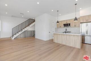 3841 Wade St - Photo 6 of 8