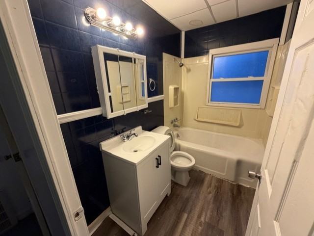 4264 E 164th St #1 - Photo 5 of 13