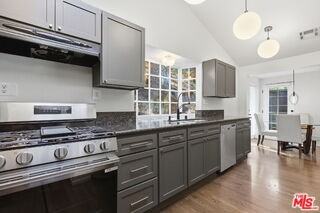 9820 Yoakum Dr - Photo 3 of 8