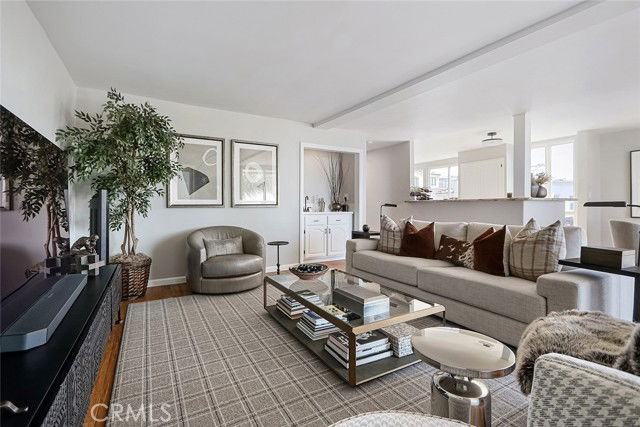 800 Manhattan Ave - Photo 2 of 8