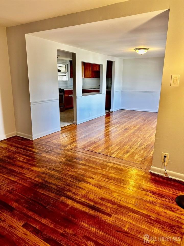 428 New Market Rd #2 - Photo 5 of 15