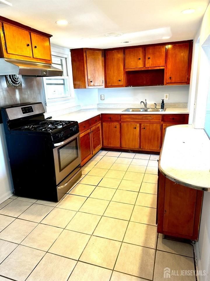 428 New Market Rd #2 - Photo 6 of 15