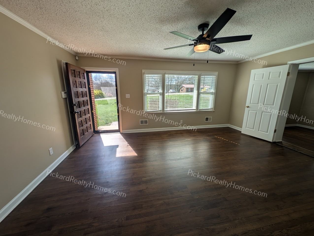 1620 Riverside Dr #1 - Photo 3 of 19