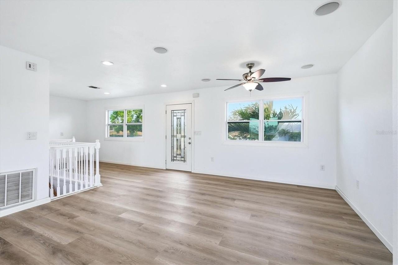 515 46th St W - Photo 6 of 32