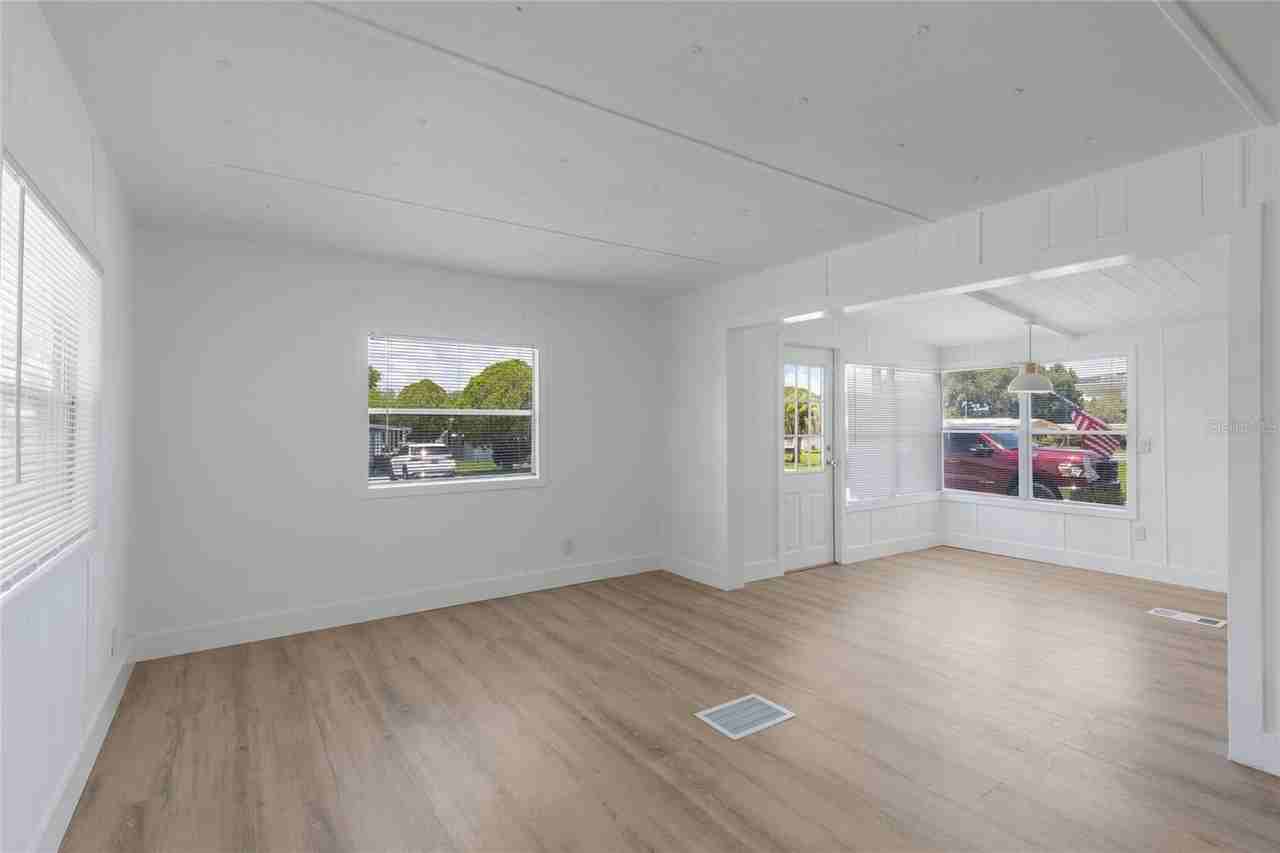 814 Roseapple Ave - Photo 4 of 20