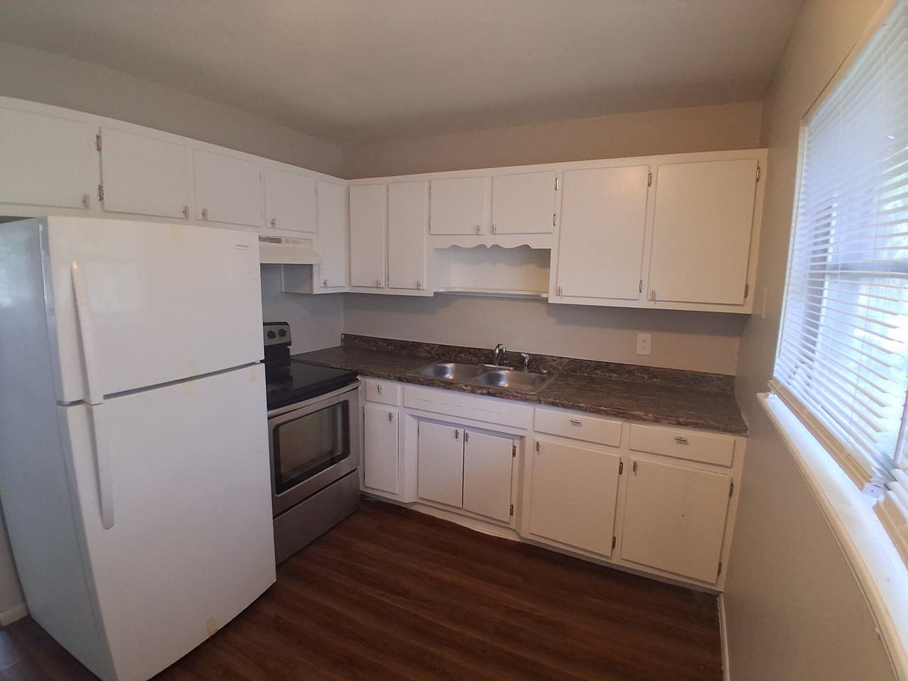 4104 Desoto Ave #4104 - Photo 2 of 9