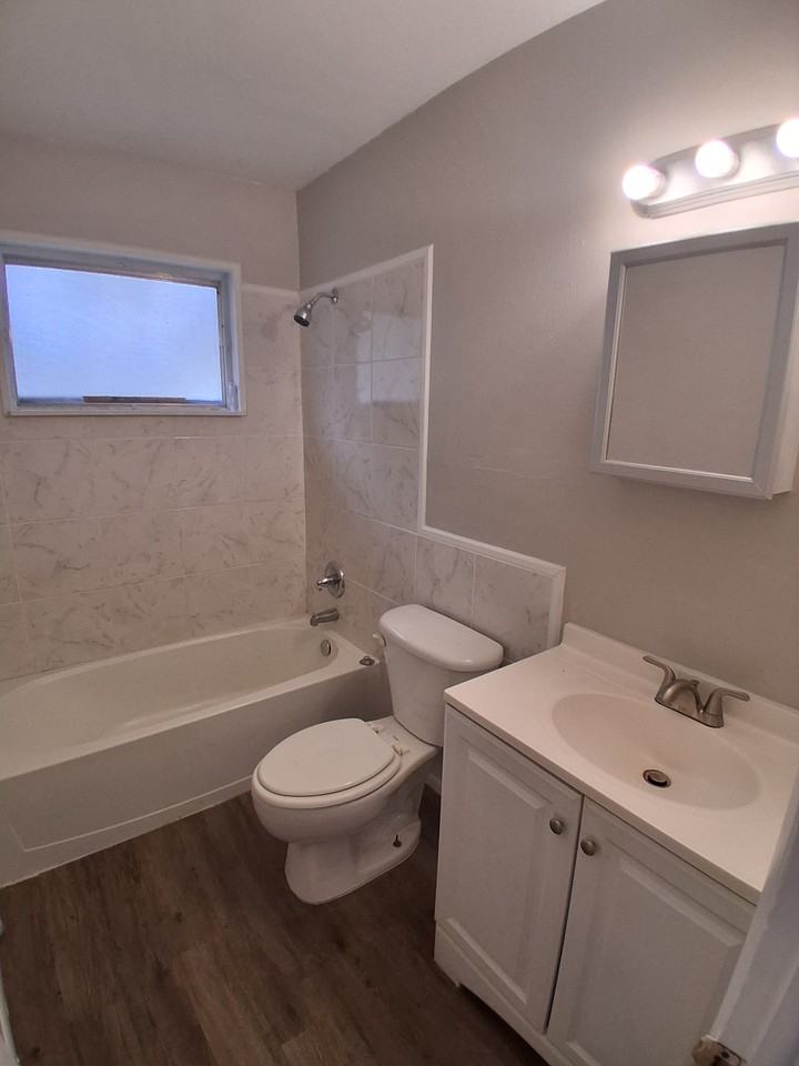 4104 Desoto Ave #4104 - Photo 5 of 9