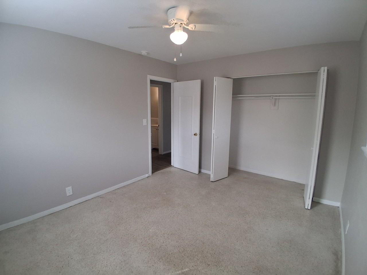 4104 Desoto Ave #4104 - Photo 7 of 9