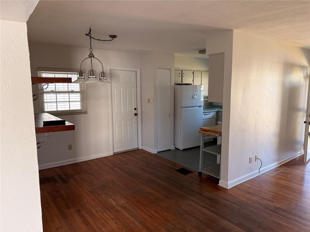 2846 Euston Rd - Photo 4 of 25