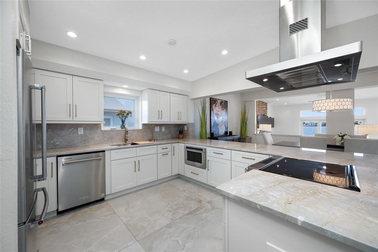 540 59th Ave - Photo 4 of 50